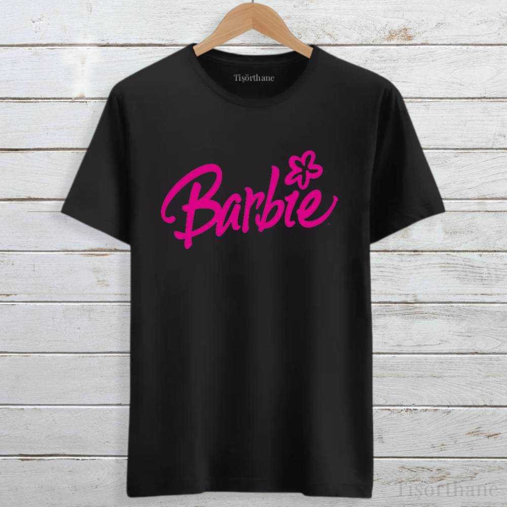 Barbie Tutkunlarına Özel Barbie Yazı Baskılı Tişört
