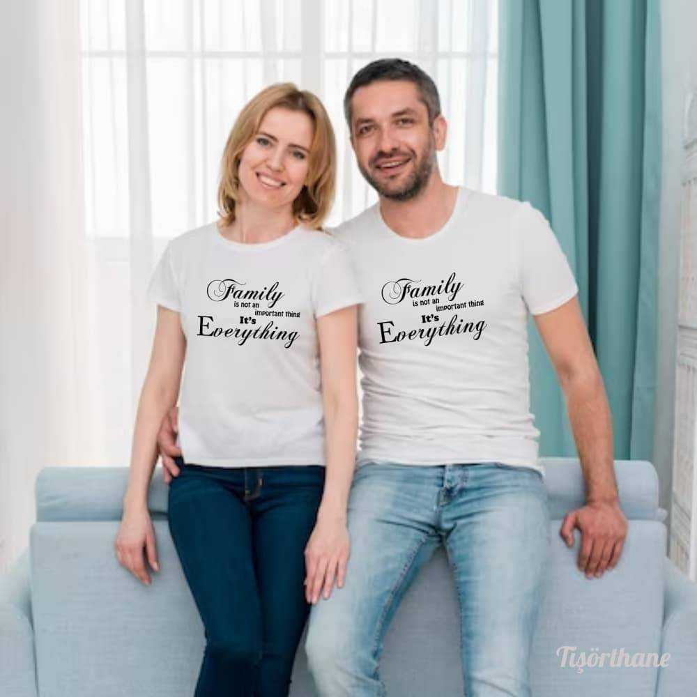 Family Is Everything (Aile Her Şeydir) Baskılı Tişört