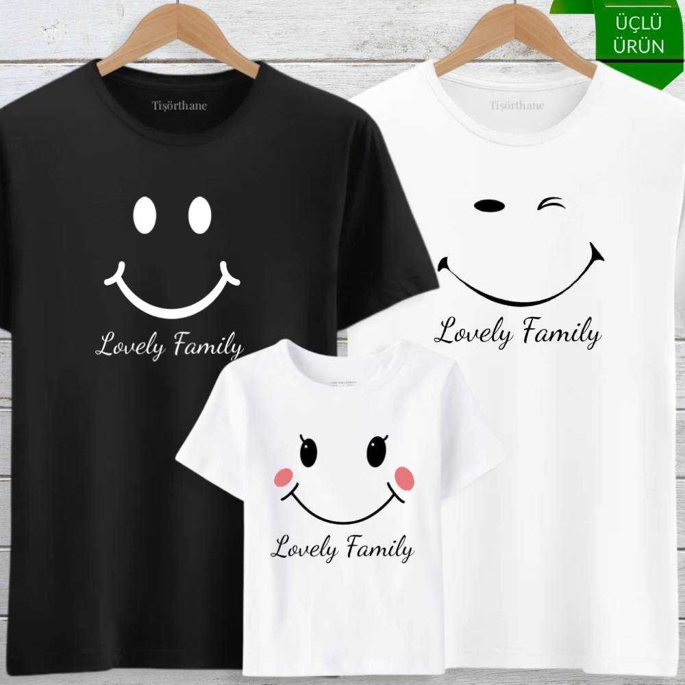 Smile Tasarımlı Lovely Family Yazılı Sevimli Aile Tişörtü
