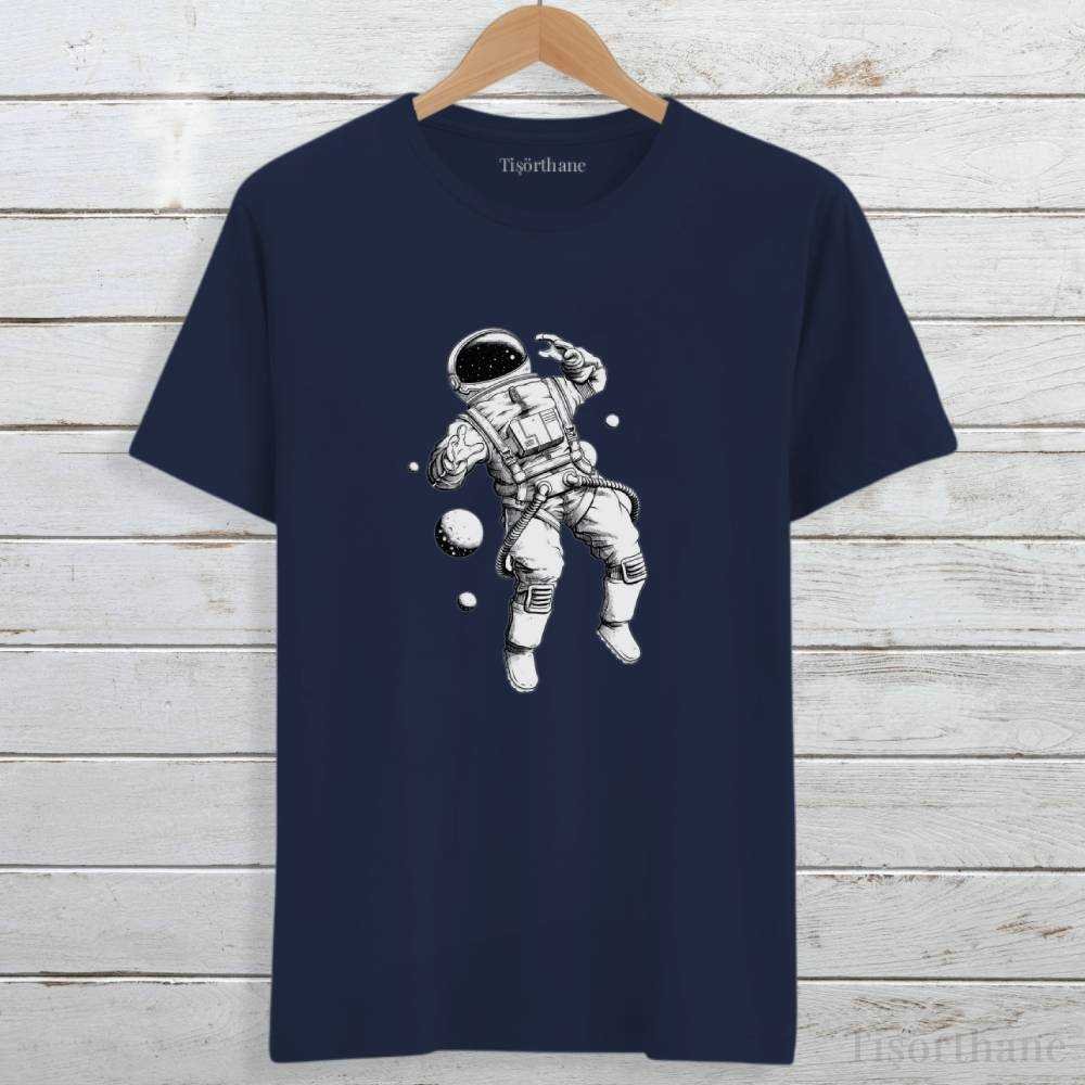 Uzayda Süzülen Astronot Baskılı Eğlenceli Tişört